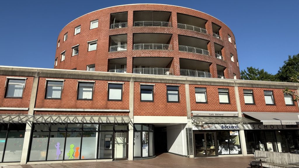 Südwest-Front des Rundbau am Wulfener Markt
